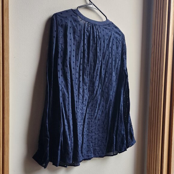 Talbots Navy Blue Eyelet Lace Button Down Shirt Size Medium - Picture 10 of 13